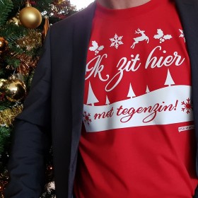 Ik zit hier met tegenzin KERST SHIRT